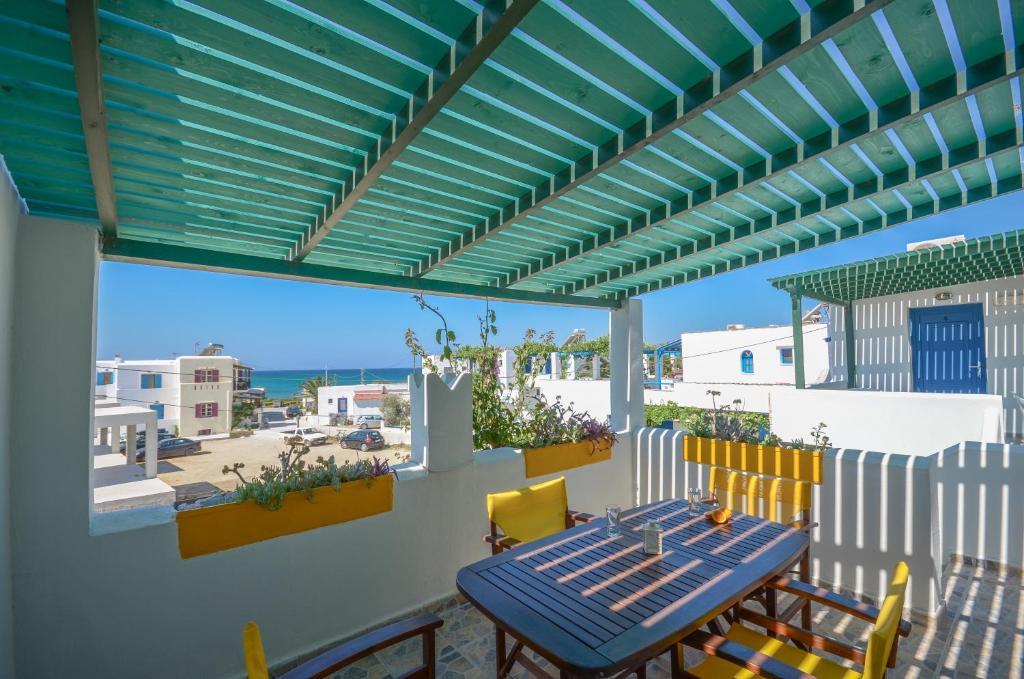 Sunday Studios Agia Anna  Rum bild